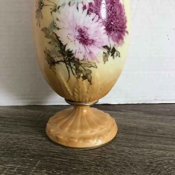 Vtg Porcelain Hand Painted Vase - Picture 3 of 8